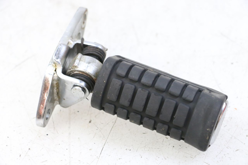 photo de FRONT LEFT FOOTREST MOUNT REGAL RAPTOR RAXTER 2 125 (2007 - 2015) - Main view