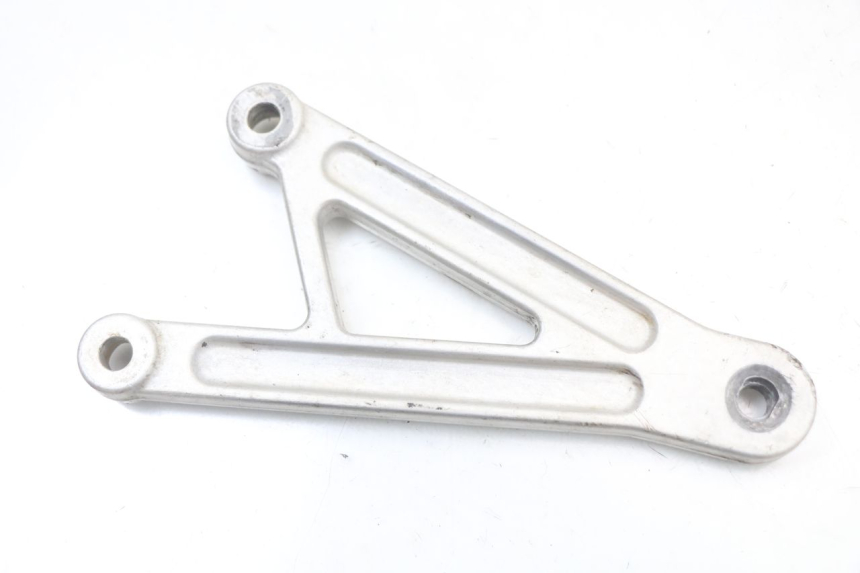 photo de FRONT LEFT FOOTREST MOUNT APRILIA RS 50 (2006 - 2010) - Component detail