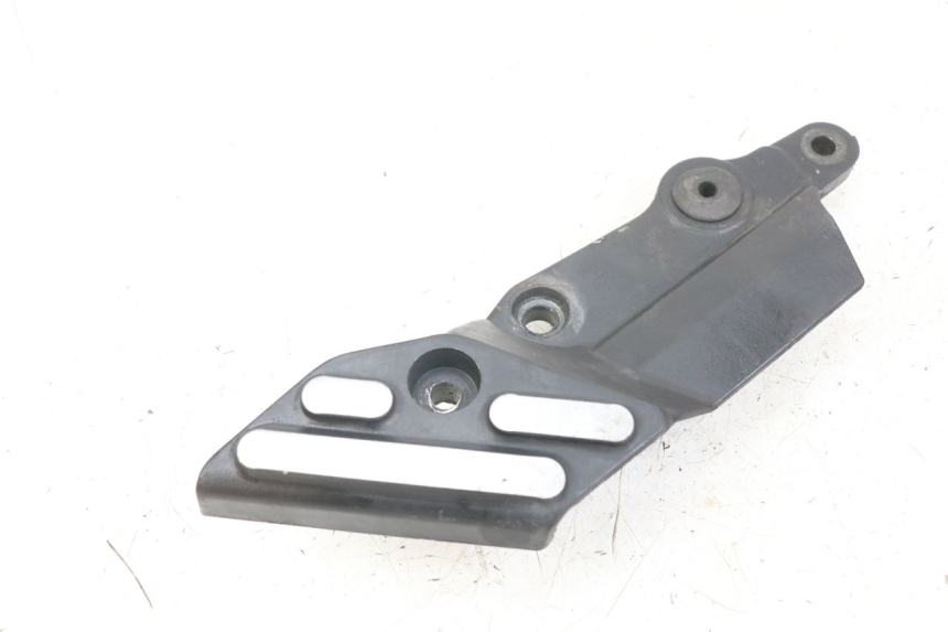 photo de LEFT FRONT FOOTREST BRACKET TRIUMPH SPEED TRIPLE T301 900 (1994 - 1996) - Main view