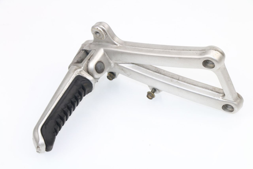photo de FRONT LEFT FOOTREST MOUNT DUCATI ST2 944 (1997 - 2003) - Alternative perspective