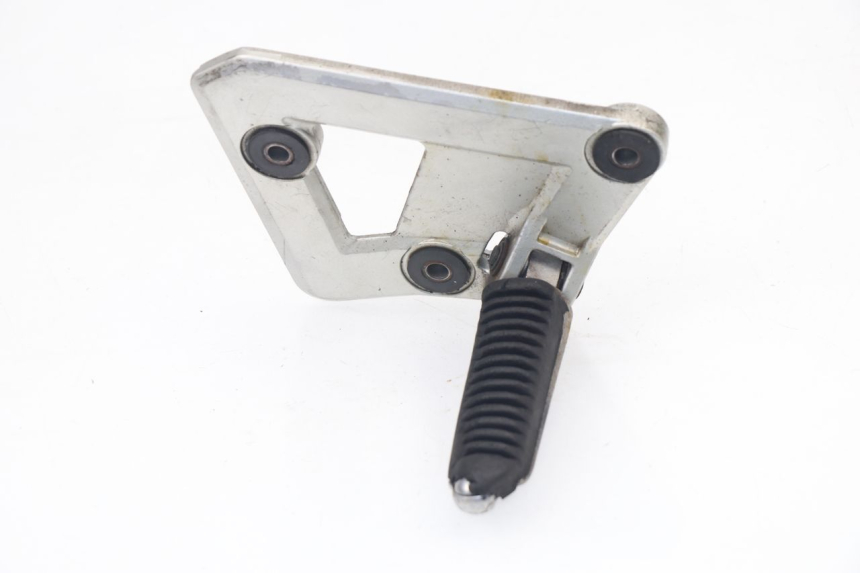 photo de FRONT LEFT FOOTREST MOUNT SUZUKI GSX F GSXF 750 (1988 - 1998) - Main view