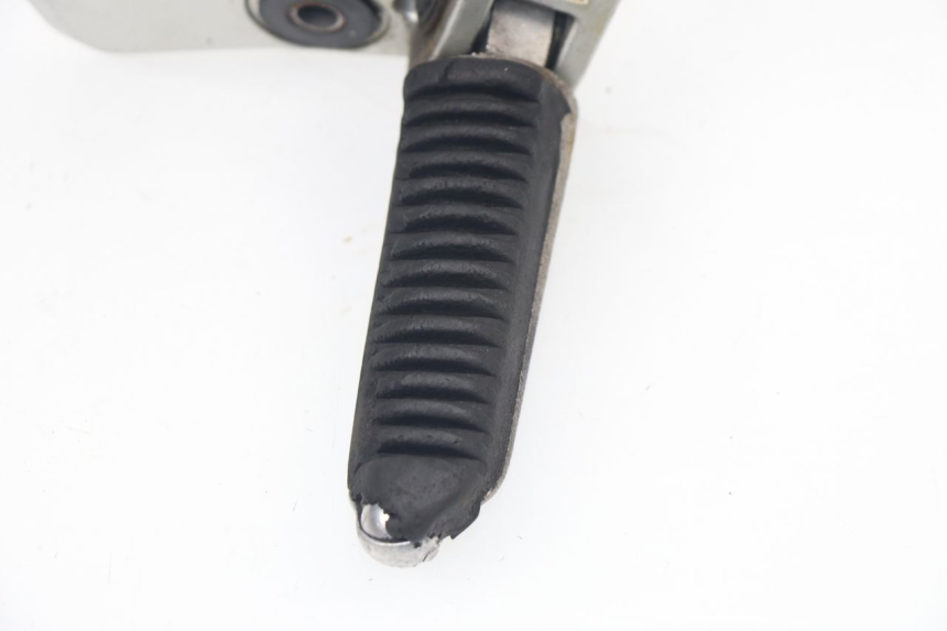 photo de FRONT LEFT FOOTREST MOUNT SUZUKI GSX F GSXF 750 (1988 - 1998) - Surface and material condition