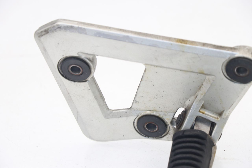 photo de FRONT LEFT FOOTREST MOUNT SUZUKI GSX F GSXF 750 (1988 - 1998) - Checked used part