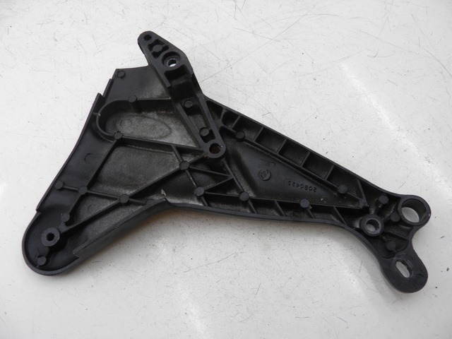 photo de FRONT LEFT FOOTREST MOUNT TRIUMPH TROPHY 1200 (1996 - 2003) - Zoom on usage condition