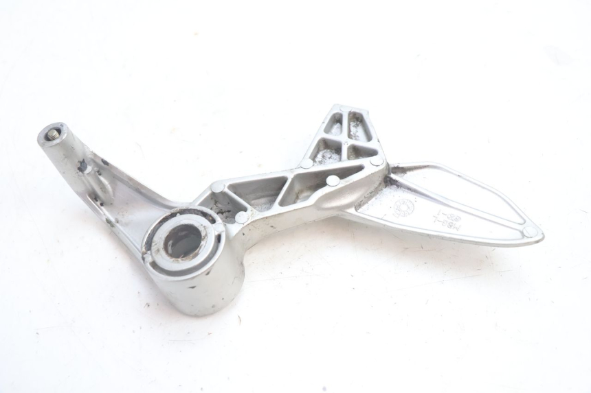 photo de LEFT FRONT FOOTREST BRACKET HONDA VFR FI RC46 800 (1998 - 2001) - Fixing points details