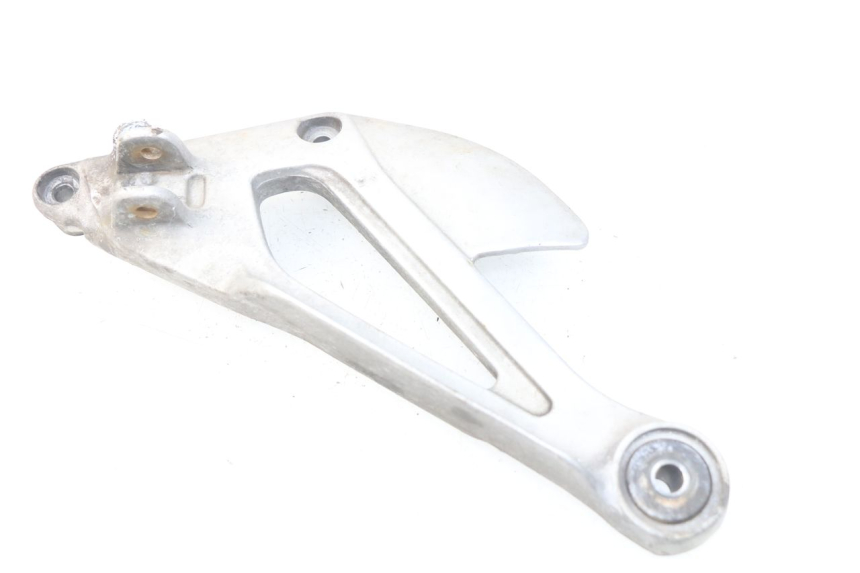 photo de FRONT LEFT FOOTREST MOUNT YAMAHA XJ600 XJ DIVERSION 600 (1992 - 1997) - Component detail