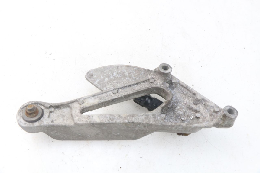 photo de FRONT LEFT FOOTREST MOUNT YAMAHA XJN XJ N DIVERSION 600 (1994 - 1997) - Technical close-up