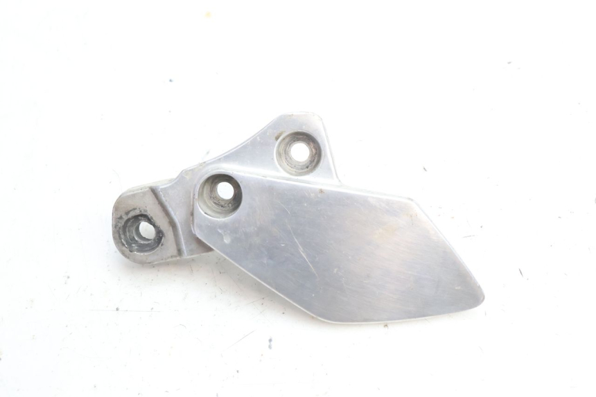 photo de FRONT LEFT FOOTREST MOUNT YAMAHA XJR 1300 (1998 - 2002) - Main view