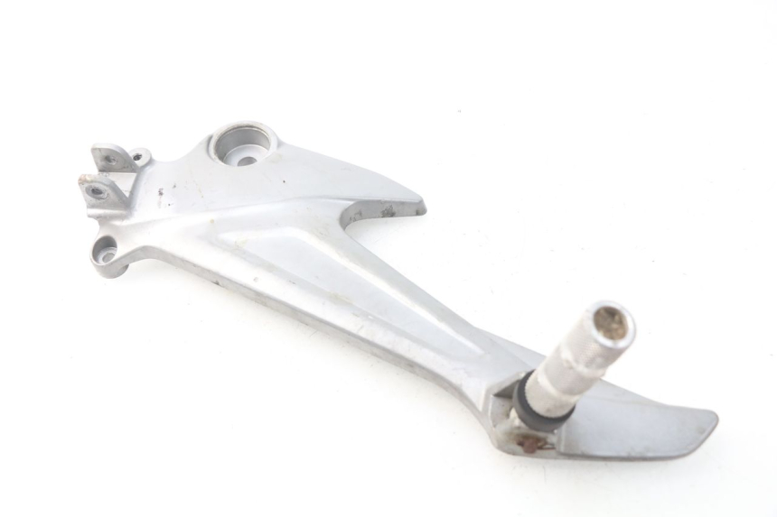 photo de FRONT LEFT FOOTREST MOUNT HONDA XLV VARADERO 125 (2000 - 2006) - Surface and material condition