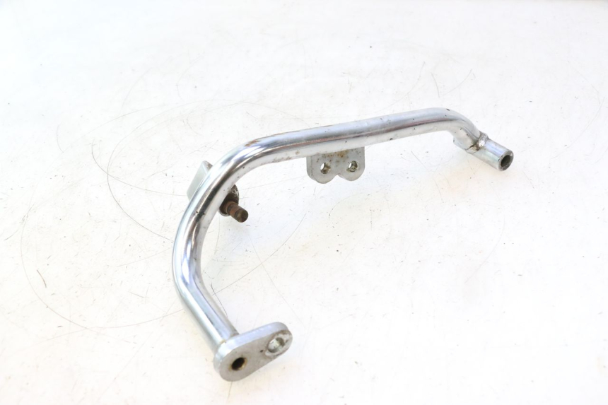 photo de FRONT LEFT FOOTREST MOUNT YAMAHA XV VIRAGO 535 (1988 - 2004) - Alternative perspective