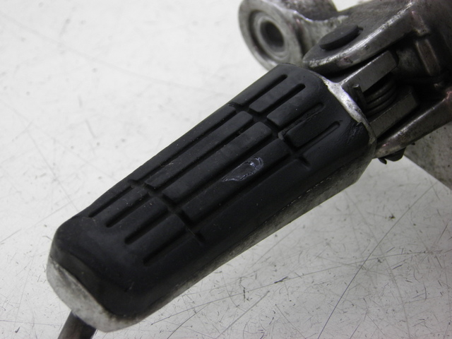 photo de FRONT LEFT FOOTREST MOUNT YAMAHA TDM 900 (2004 - 2006) - Checked used part