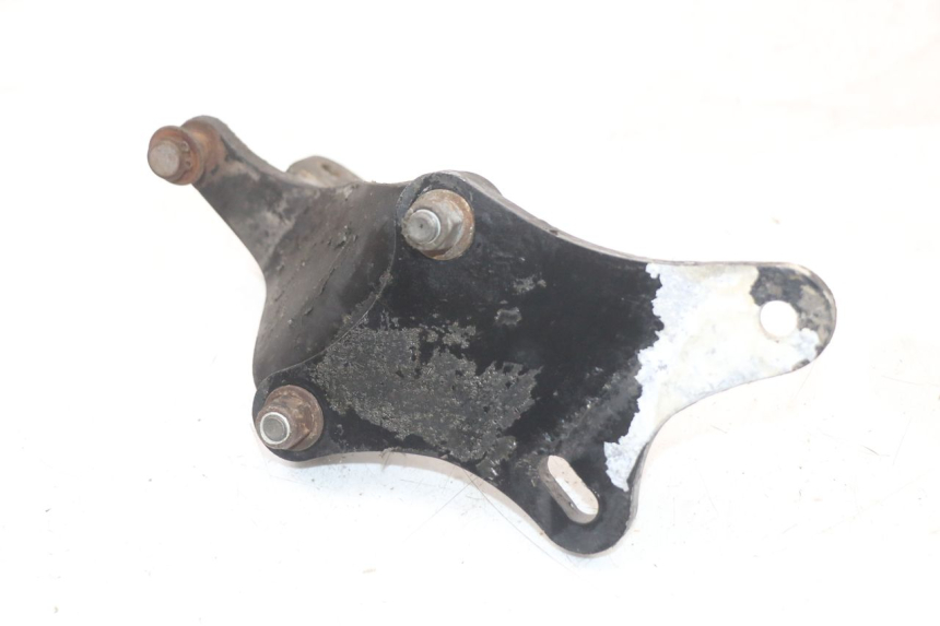 photo de FRONT LEFT FOOTREST MOUNT YAMAHA XVS DRAG STAR DRAGSTAR 650 (1997 - 2007) - Alternative perspective