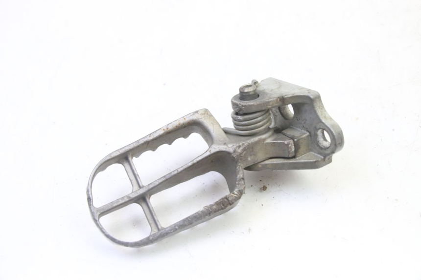 photo de FRONT LEFT FOOTREST MOUNT YAMAHA YZF YZ-F 450 (2014 - 2016) - Technical close-up