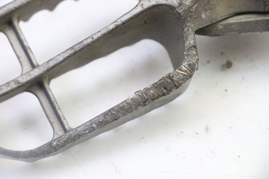 photo de FRONT LEFT FOOTREST MOUNT YAMAHA YZF YZ-F 450 (2014 - 2016) - Product overview