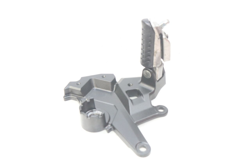 photo de FRONT LEFT FOOTREST MOUNT KAWASAKI Z 650 (2016 - 2019) - Product overview