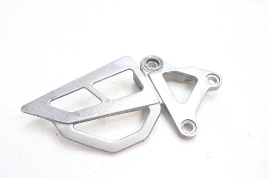 photo de FRONT LEFT FOOTREST MOUNT KAWASAKI ZX-6R ZX6R 600 (1995 - 1997) - Component detail