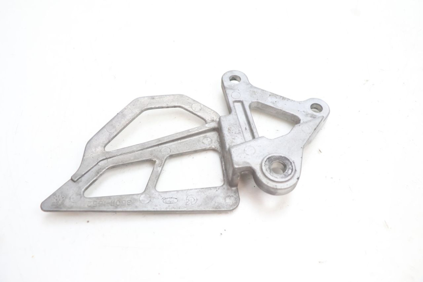photo de FRONT LEFT FOOTREST MOUNT KAWASAKI ZX-6R ZX6R 600 (1995 - 1997) - Zoom on usage condition