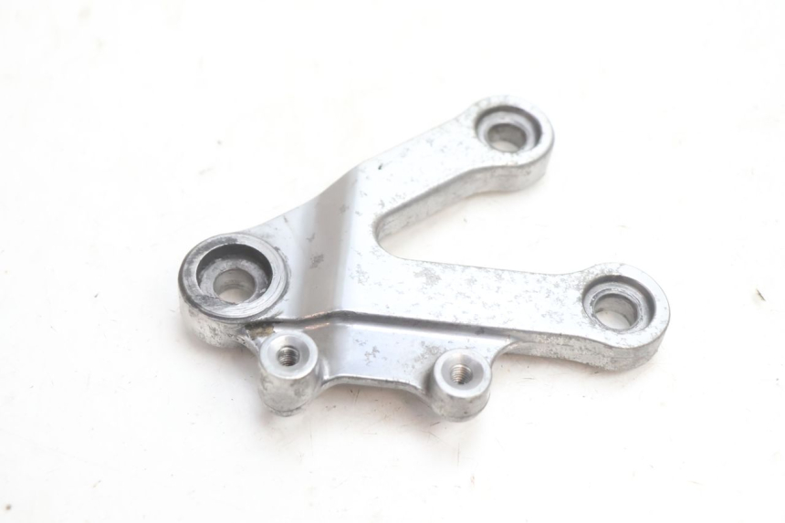 photo de FRONT LEFT FOOTREST MOUNT KAWASAKI ZX-6R ZX6R 600 (2000 - 2002) - Component detail