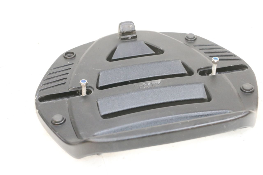 photo de PLATE TOP BOX SUZUKI DL V STROM 1000 (2002 - 2007) - Alternative perspective