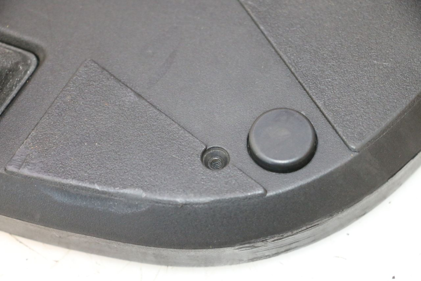 photo de PLATE TOP BOX PIAGGIO MP3 500 (2016 - 2018) - Technical close-up