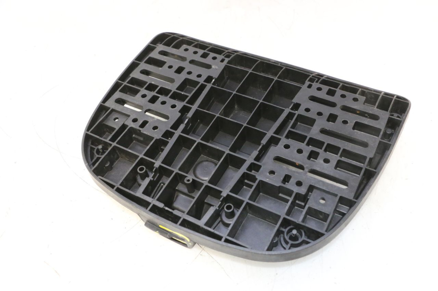 photo de PLATE TOP BOX PIAGGIO MP3 500 (2016 - 2018) - Markings and original references