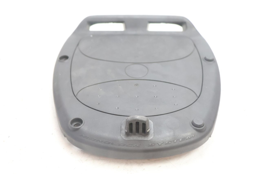 photo de PLATE TOP BOX PEUGEOT SATELIS 125 (2013 - 2018) - Product overview
