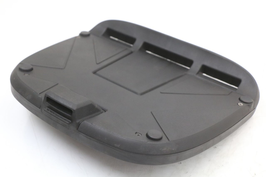 photo de PLATE TOP BOX PIAGGIO X10 125 (2012 - 2017) - Main view