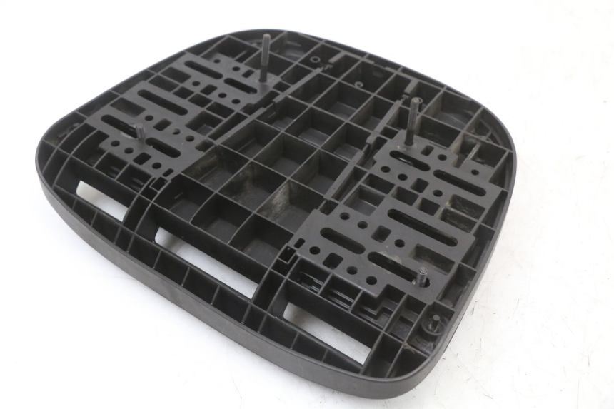 photo de PLATE TOP BOX PIAGGIO X10 125 (2012 - 2017) - Alternative perspective