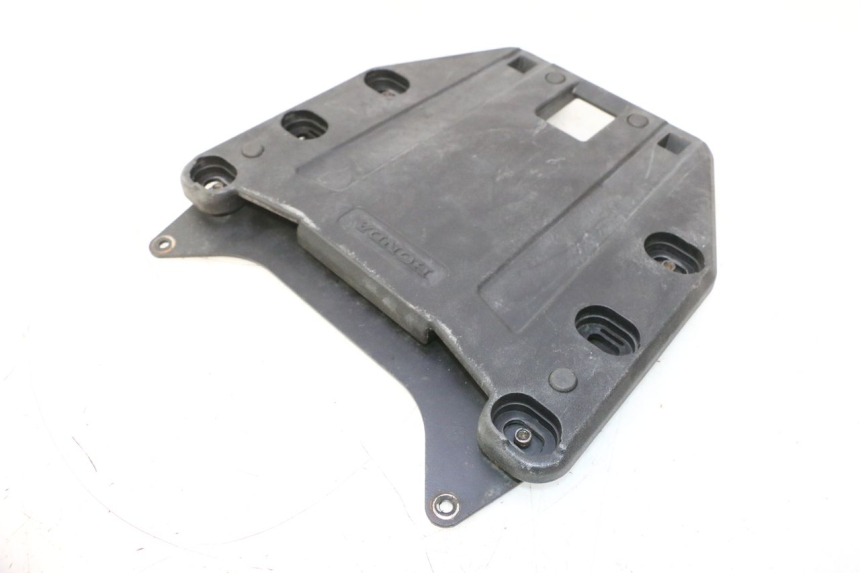 photo de PLATE TOP BOX HONDA XLV VARADERO 125 (2007 - 2012) - Zoom on usage condition