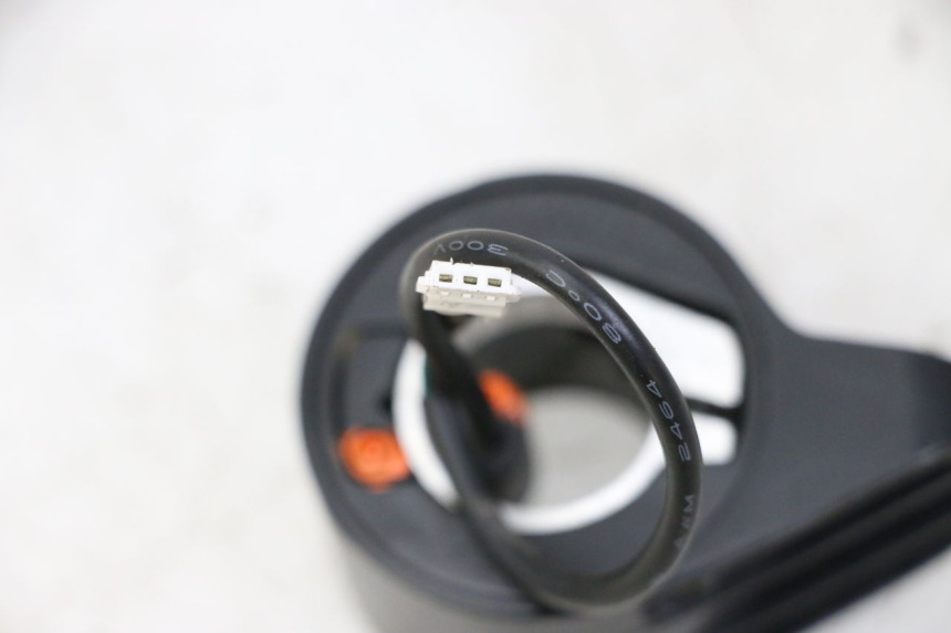 photo de THROTTLE GRIP URBANGLIDE 100XS 1 - Product overview