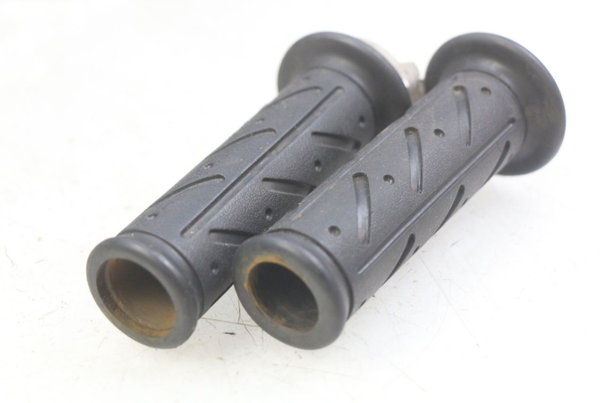 photo de THROTTLE GRIP KYMCO AGILITY 4T 50 (2018 - 2022) - Zoom on usage condition