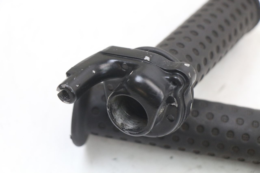 photo de THROTTLE GRIP APRILIA SR MOTARD 50 (2012 - 2018) - Zoom on usage condition