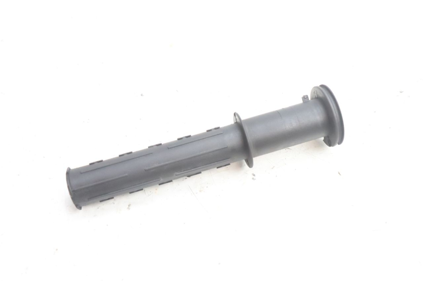 photo de THROTTLE GRIP APRILIA ATLANTIC S 125 (2010 - 2013) - Fixing points details