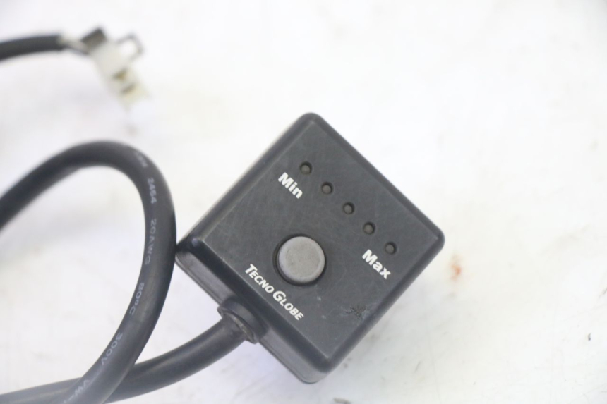 photo de THROTTLE GRIP SUZUKI BURGMAN 125 (2007 - 2014) - Additional view of the item