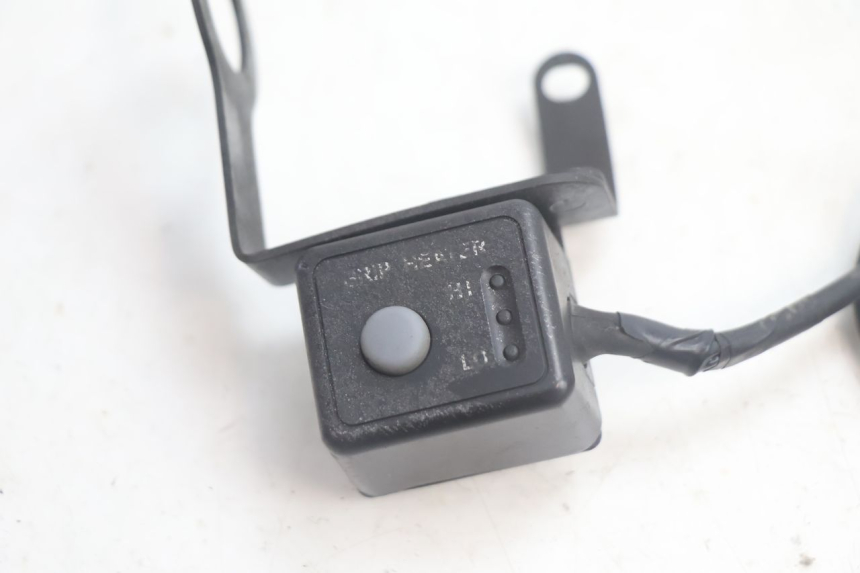 photo de THROTTLE GRIP SUZUKI BURGMAN EXECUTIVE ABS 650 (2006 - 2012) - Additional view of the item