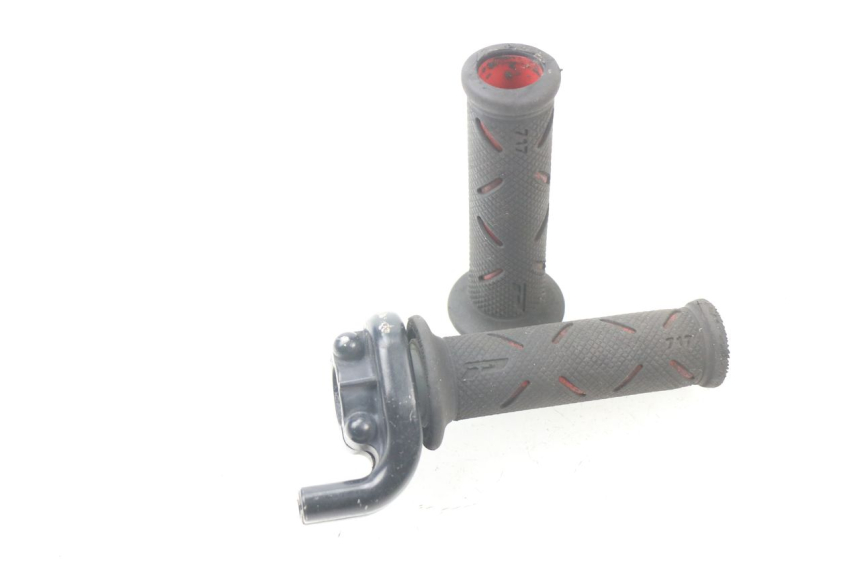 photo de THROTTLE GRIP HONDA CRF CR-F 450 (2001 - 2005) - Main view