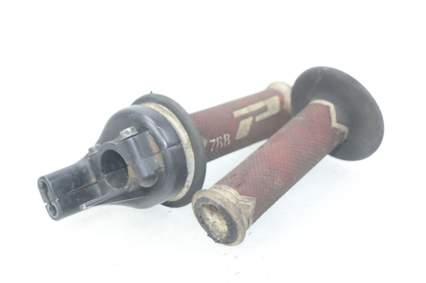 photo de THROTTLE GRIP HONDA CRF 250 (2013 - 2016) - Alternative perspective