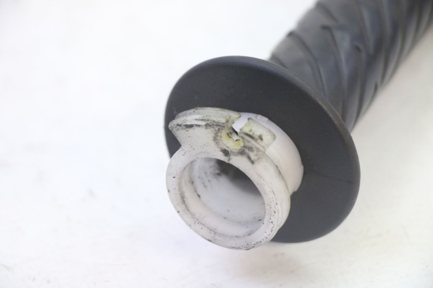 photo de THROTTLE GRIP SYM CROX 4T 50 (2016 - 2023) - Component detail