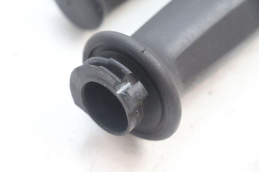 photo de THROTTLE GRIP MBK DAKOTA 50 (2003 - 2008) - Zoom on usage condition