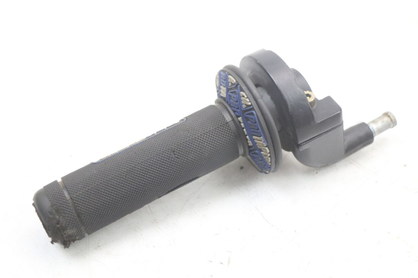 photo de THROTTLE GRIP LONCIN DIRT BIKE 125 - Technical close-up