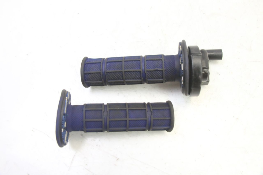 photo de THROTTLE GRIP BSE DIRTBIKE PH10L 125 - Alternative perspective