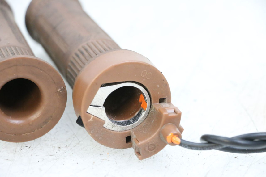 photo de THROTTLE GRIP SEGWAY NINEBOT E125S 1 (2022 - 2026) - Technical close-up