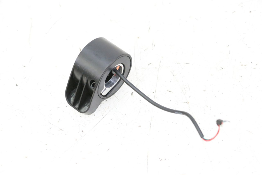 photo de THROTTLE GRIP SEGWAY NINEBOT E2 1 - Component detail