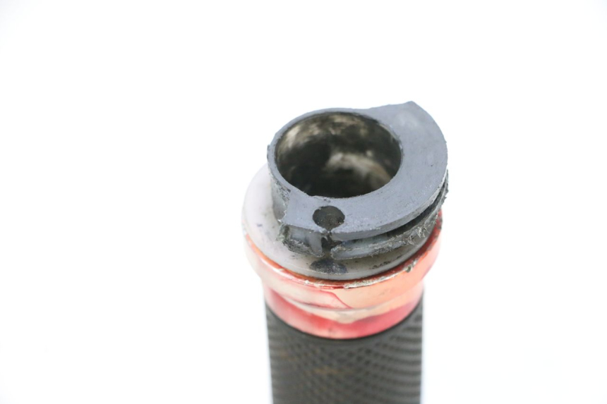 photo de THROTTLE GRIP KEEWAY F-ACT FACT EVO 50 (2020 - 2026) - Zoom on usage condition