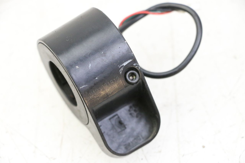 photo de THROTTLE GRIP SEGWAY NINEBOT F40E 1 - Component detail