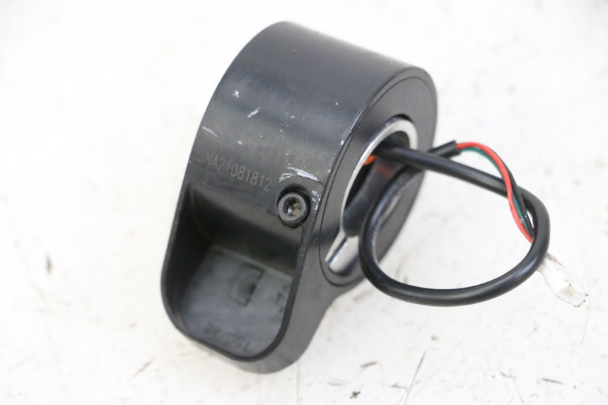 photo de THROTTLE GRIP SEGWAY NINEBOT F40E 1 - Technical close-up
