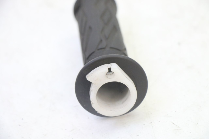 photo de THROTTLE GRIP STAHO FH 50 (2018 - 2019) - Component detail