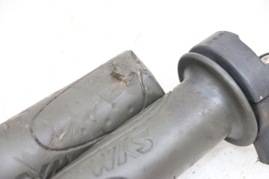 photo de THROTTLE GRIP SYM FIDDLE 2 50 (2008 - 2013) - Technical close-up