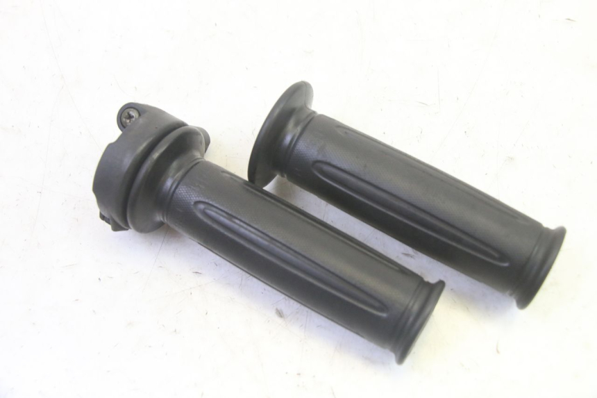 photo de THROTTLE GRIP SYM FIDDLE 3 III 125 (2014 - 2020) - Component detail