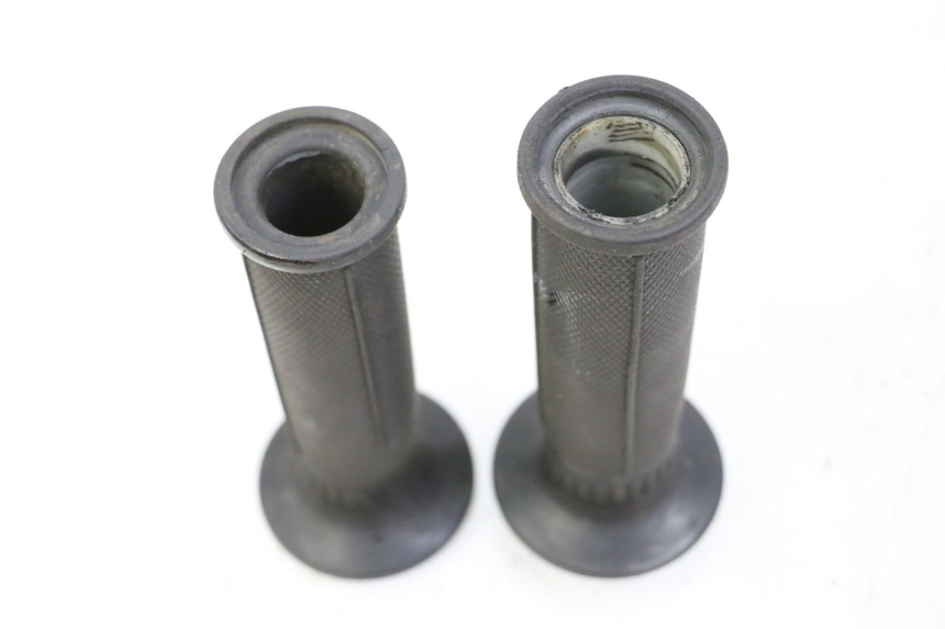 photo de THROTTLE GRIP YAMAHA FJ 36Y 1100 (1984 - 1985) - Component detail